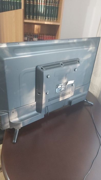 Televizor marca Vortex,diagonala 81