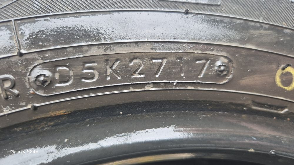 două cauciucuri; 175 70 14 de iarnă,m+s