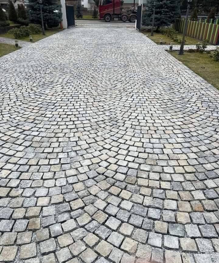 Piatra cubica Andezit ma deplasez in toată țara