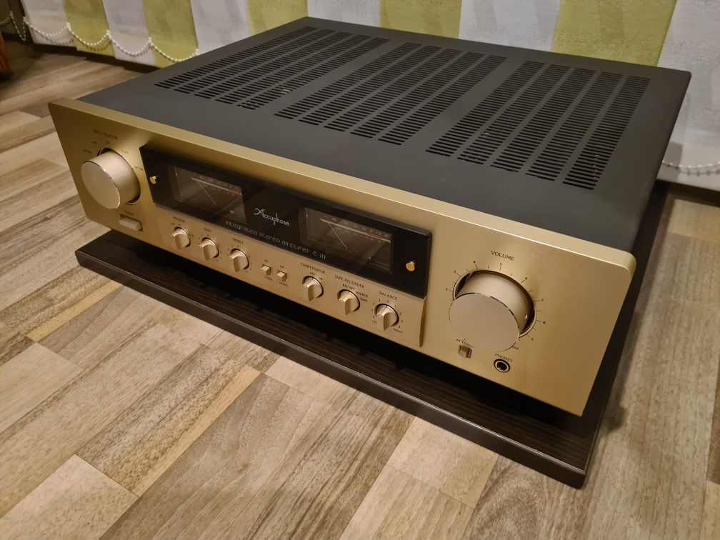 Amplificator*ACCUPHASE*E-212*HIGH END*VU-metre*(mcintosh luxman yamaha