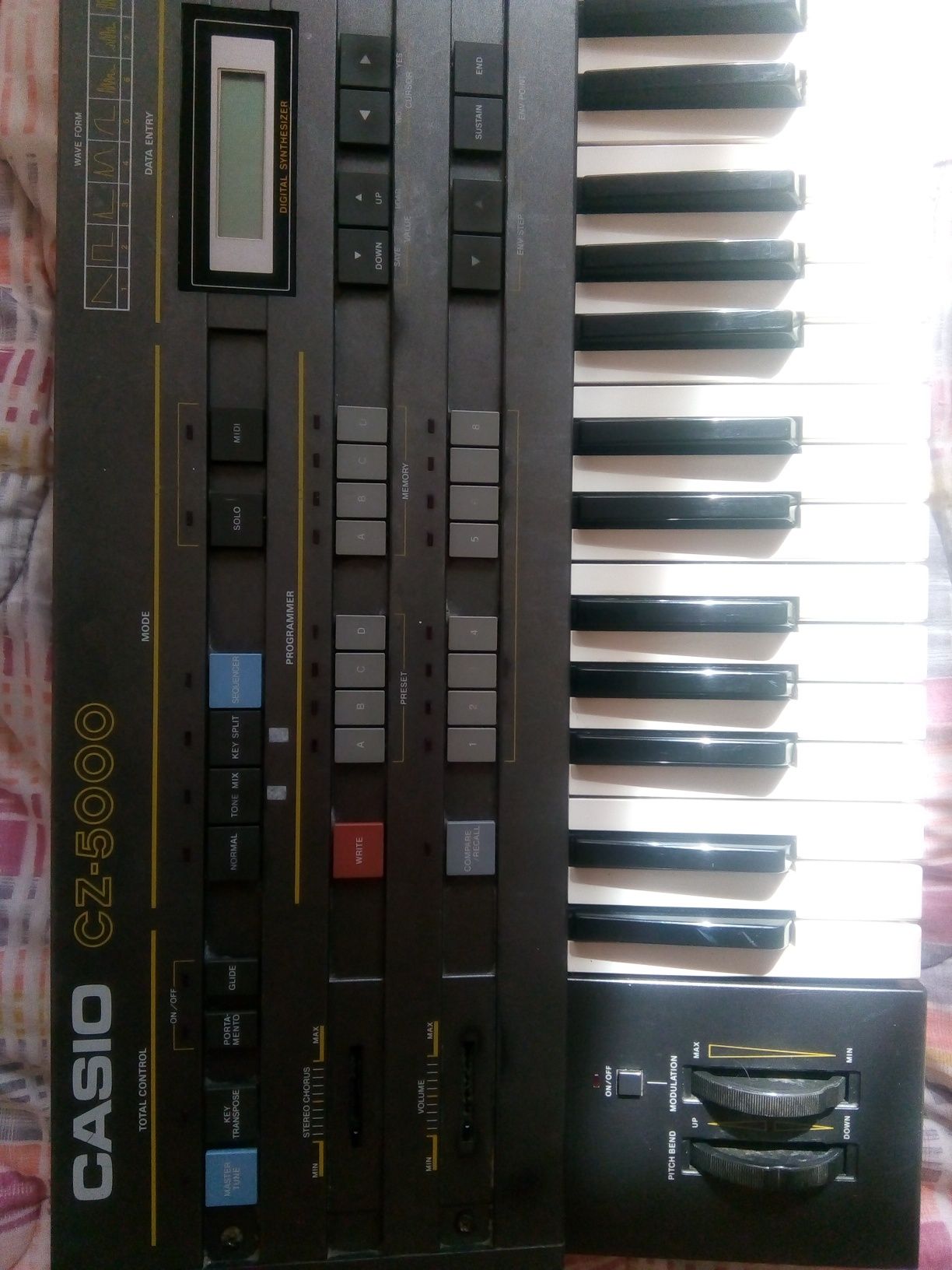 Casio CZ 5000 synthetizator