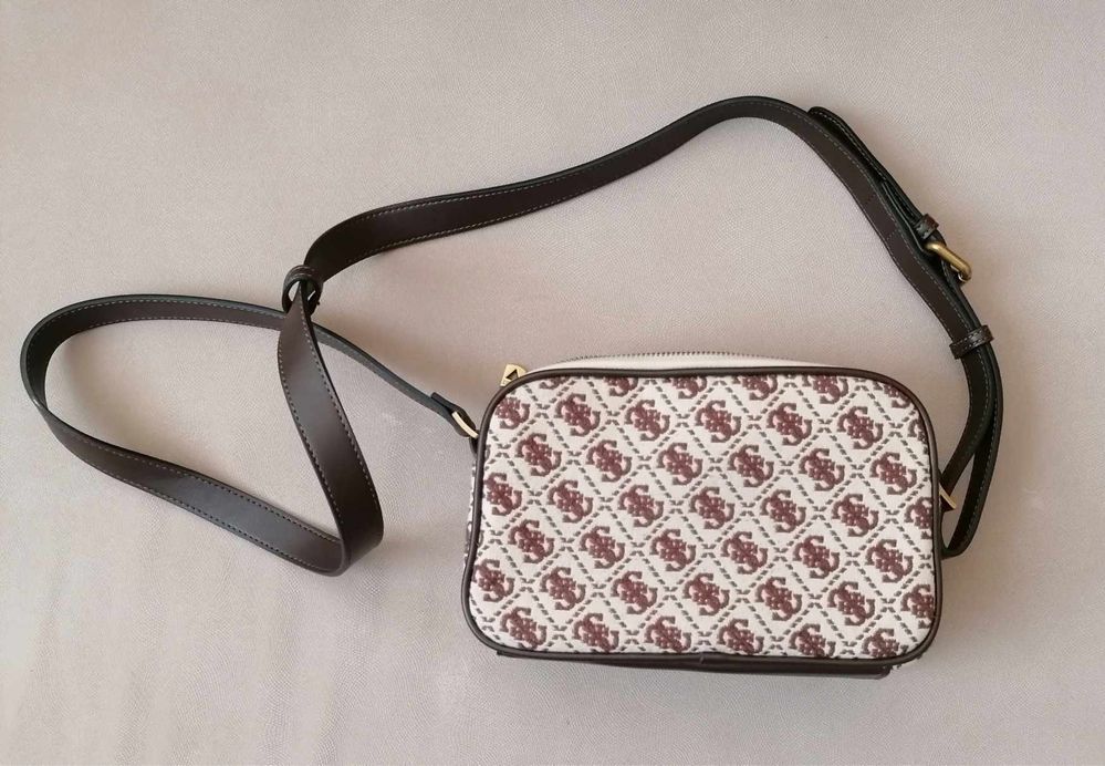 Мъжка чанта с презрамка Guess