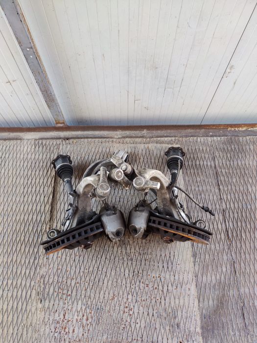 Fuzeta fata Audi Q7 4M stanga dreapta