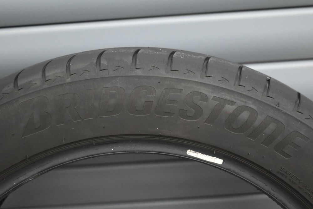 1бр. Гума 285/45/20 Bridgestone