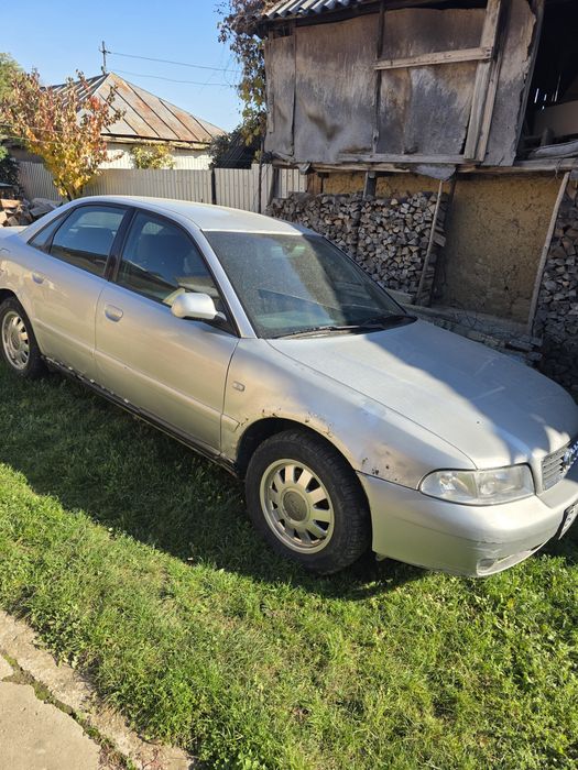 Audi A4 1.6 benzina – An 2000 – 231.000 km reali