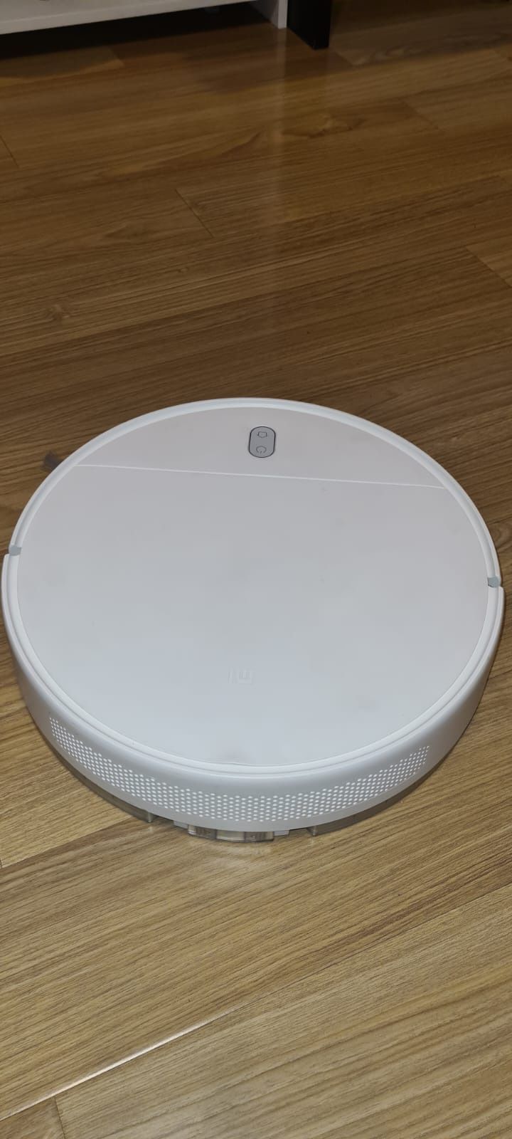 Робот пылесос Xiaomi Mi Robot Vacuum-Mop Essential