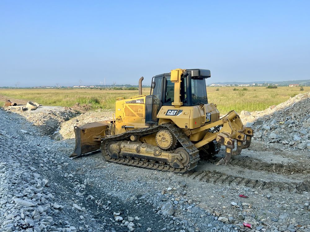 Inchiriez buldozer CAT D6 N - inchirieri buldozere nivelari terasament