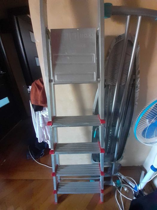Scară  cu 5 trepte