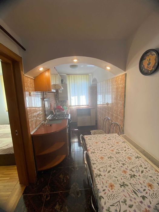 Inchiriez apartament 3 camere centru Ramnicu Valcea