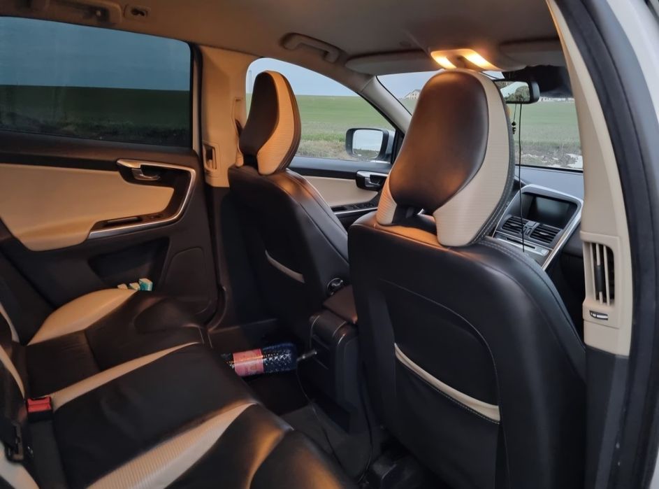 Volvo XC 60 R-DESIGN  AWD ( 4X4) Euro5