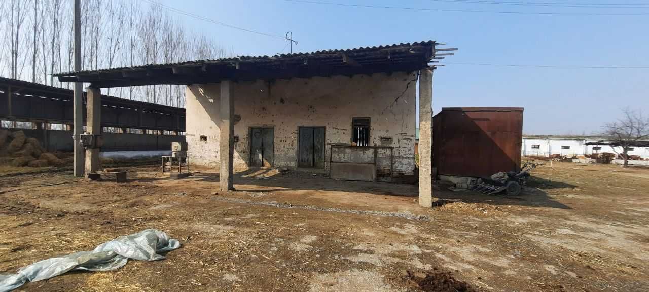 Quvasoy shahrida Bo`rdoqchilik kompleksi bino va inshootlari sotiladi