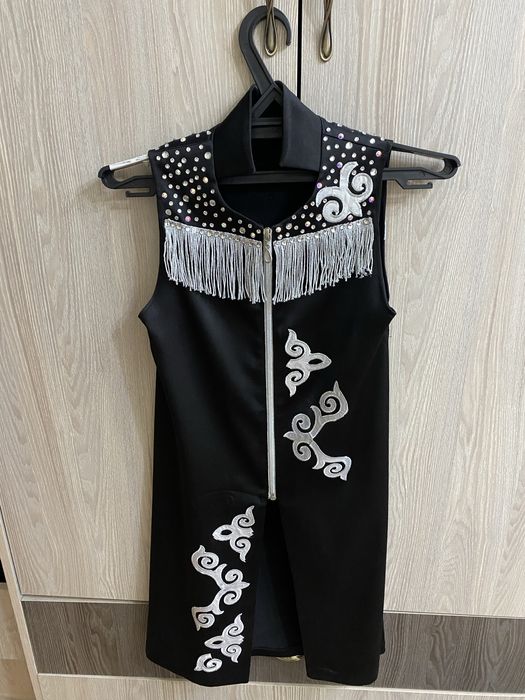 Продам костюмы