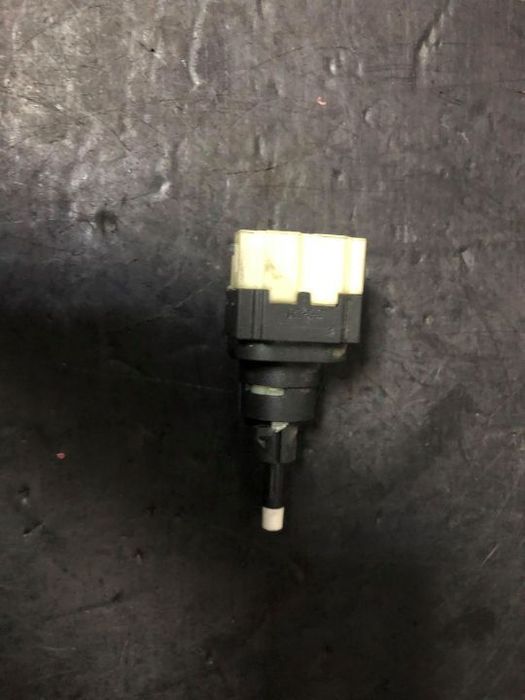 contact lumini frana audi a4 b7 a3 8p seat altea 5p toledo 3 exeo vw golf 5 golf 6 jetta 3