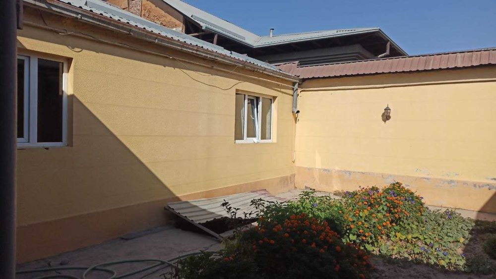 Участок.3.8 соток 3ком.Яшнабад рн.ул.Бойсунская.Дом новый.ц-101000у.е.