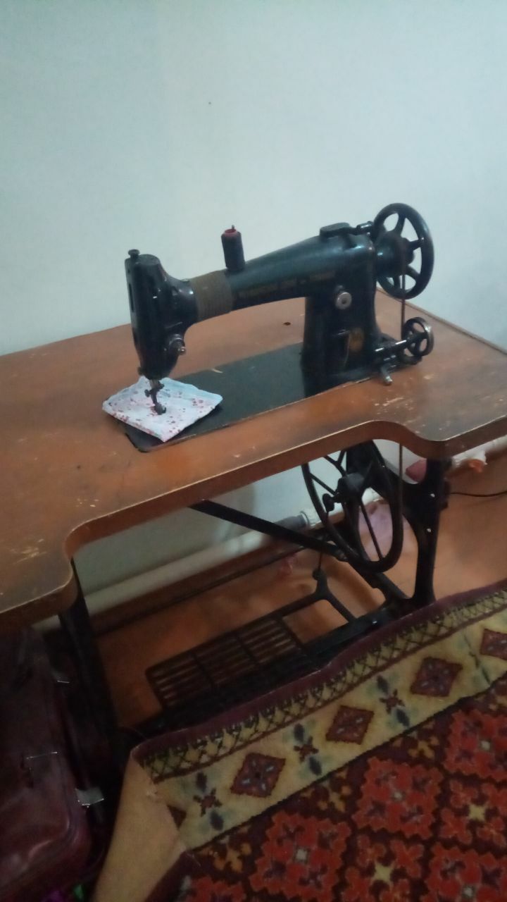 Швейная машинка со столиком Подольск