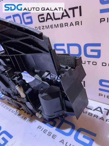 Broasca Incuietoare Usa Portiera Dreapta Spate Keyless Entry Ford Kuga 1 2008 - 2012 Cod 8V4A-S26412-GA [D0577]