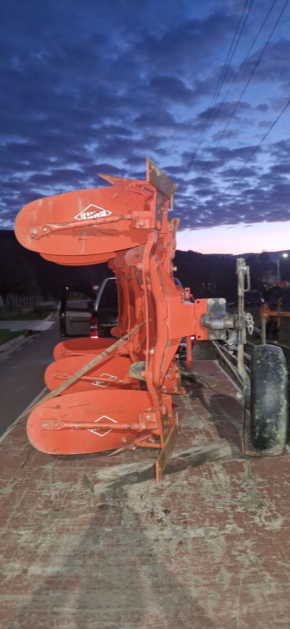Pluguri Huard Kuhn Master 100 MODEL INALT reversibile 3,4,5 cormane