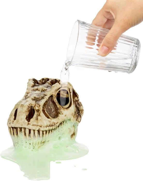 Динизавър изненада със слайм