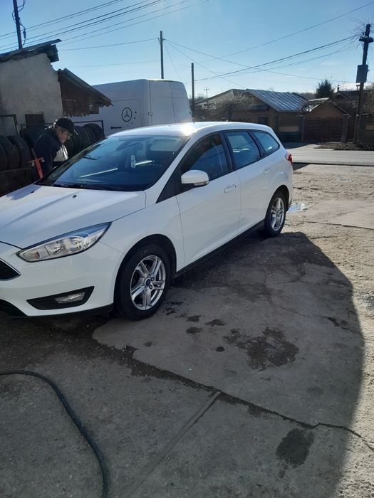 Vand Ford Focus 2015 ,unic proprietar masina personala si intretinuta.