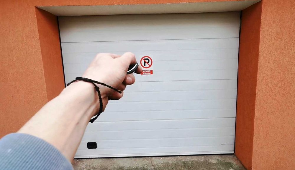 Usa garaj sectionala glisant automata telecomanda motor Negresti Oas