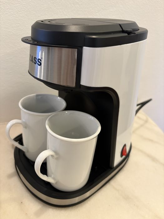 Vand cafetiera Zass, 450w, inlcude 2 cesti ceramice, aproape noua.