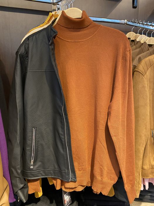 Lot/stoc de haine noi en-gros