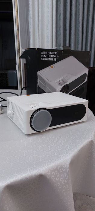 Проектор  Everycom новый