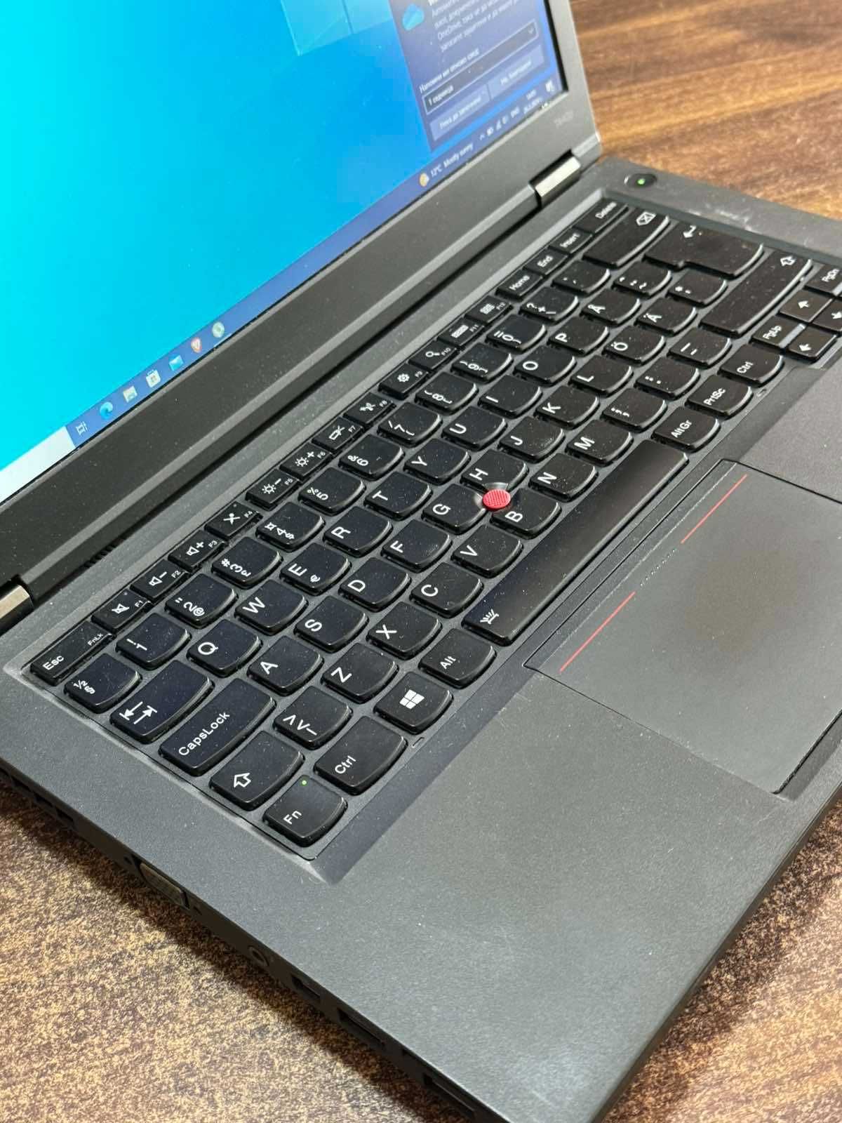 Продавам лаптоп Lenovo T440P I5-4300M 8GB 120GB HD 14.0 HD Windows 10