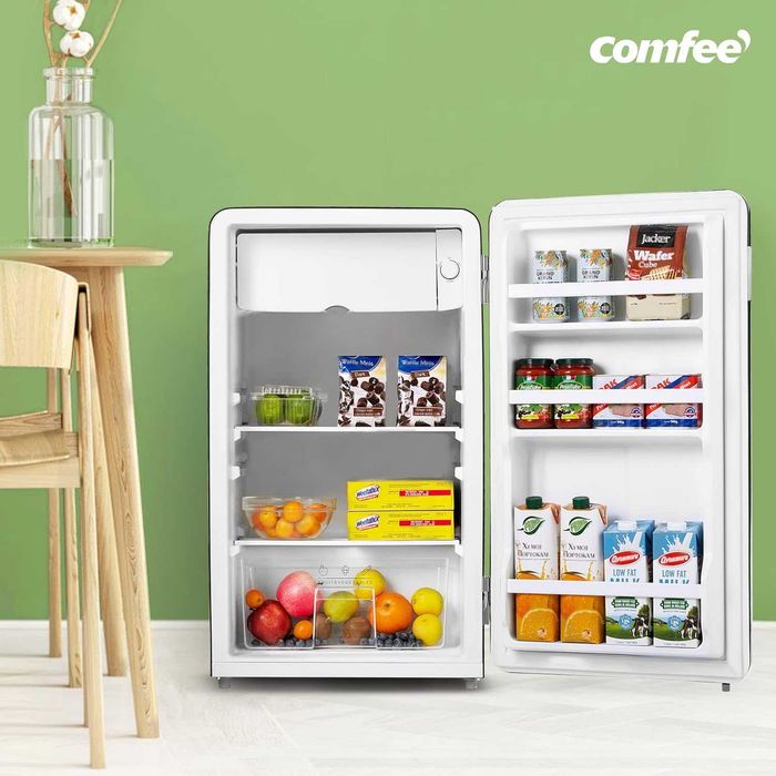 Хладилник с камера COMFEE RCD93DKRT1 83см.