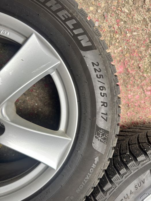 Set jante Dezent echipate cu Michelin de iarna pentru Toyota Rav4