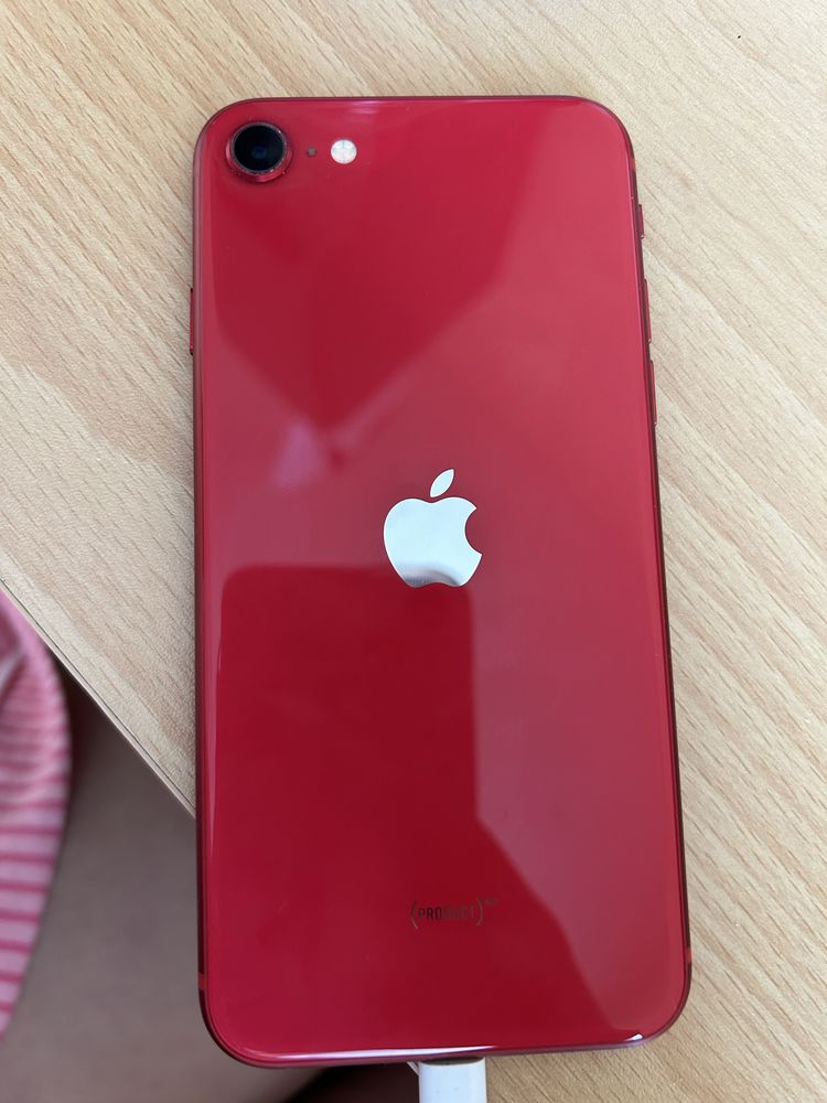 Iphone SE , червен (product red)