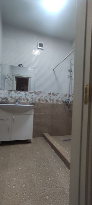 Квартира арендага берилади каршида ески шахар кола магазин  3 хонали