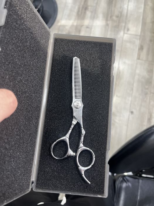 Vand foarfeci tuns si filat