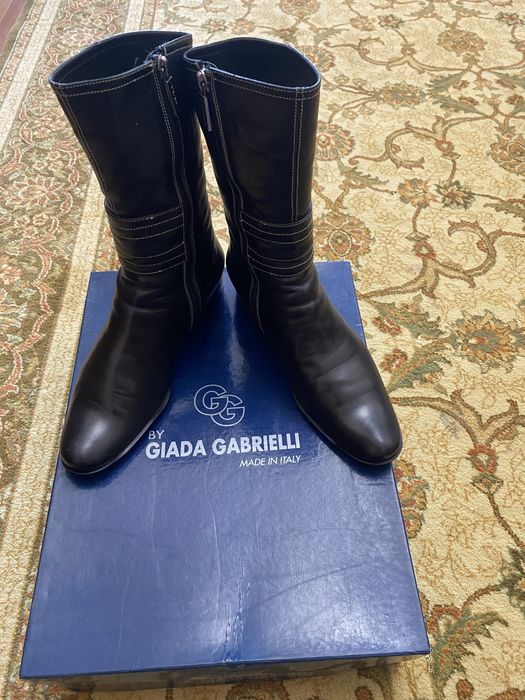 Продам зимние женские сапоги