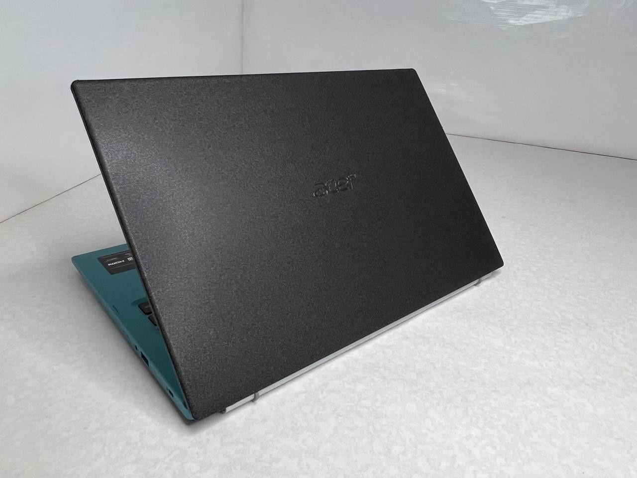 Мощный Ноутбук Acer Aspire, intel Core i5 8/256 в идеальном состоянии