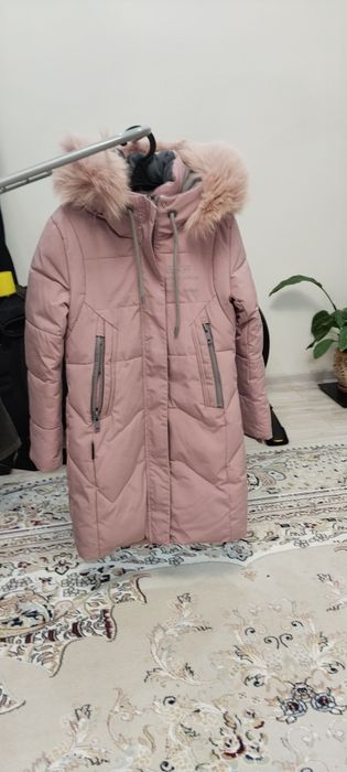 Продам пуховик в отличном состояние