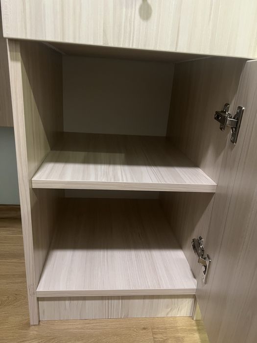 Бюро като ново, без следи от ползване
