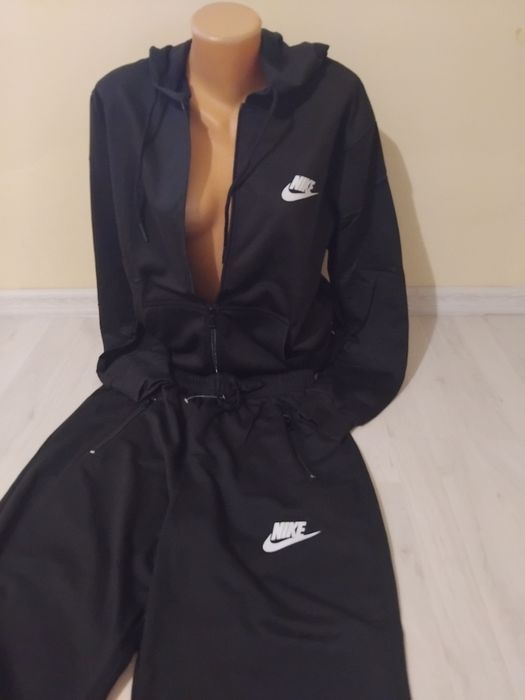 Trening dama Nike și Adidas ieftin.