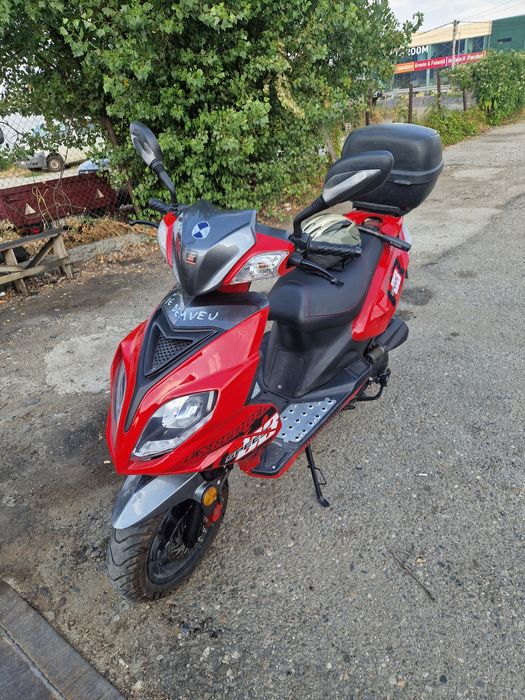 Scutere 49cc amandoua pe unu de 125
