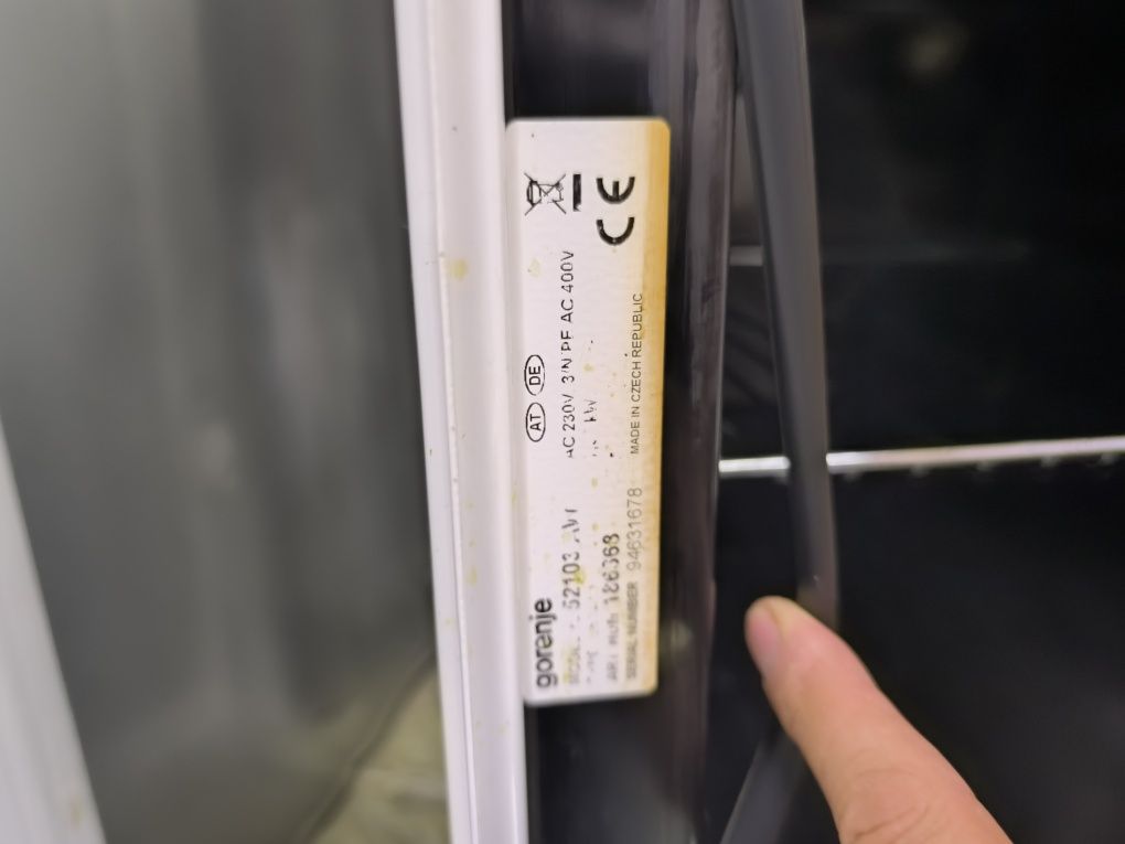 Свободнстояща печка с чугунуни котлони. Gorenje
