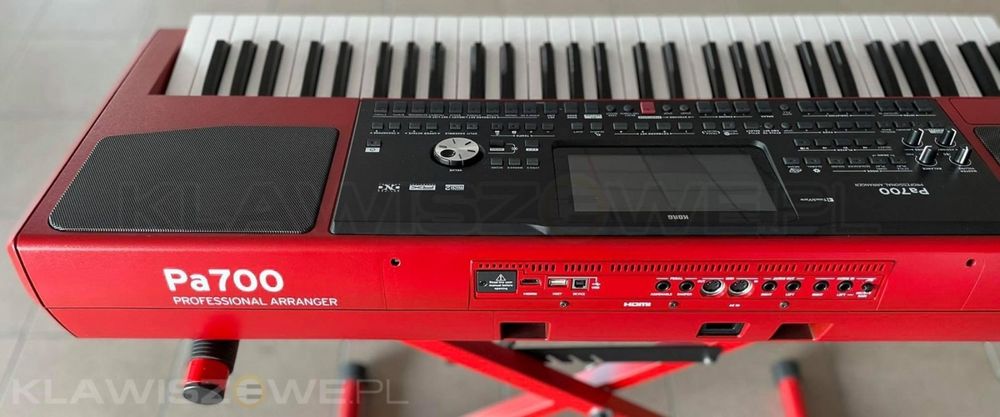 Korg Pa700 Red Edition