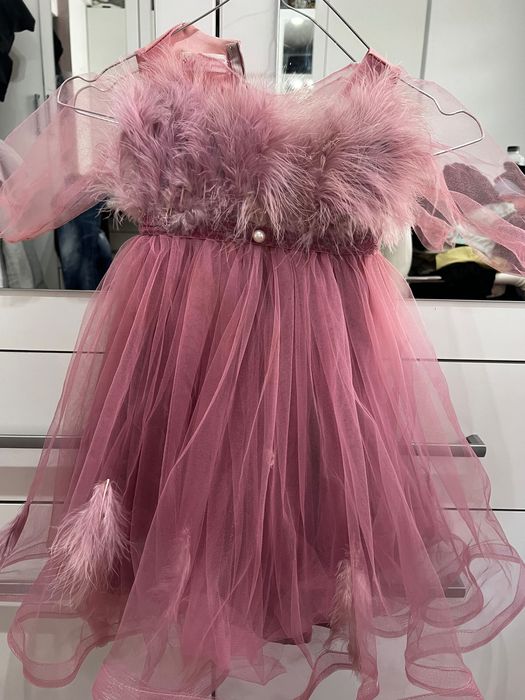 Rochițe pt mică prințesa 1 an si 6 ani ! Au fost o sigura data purtate