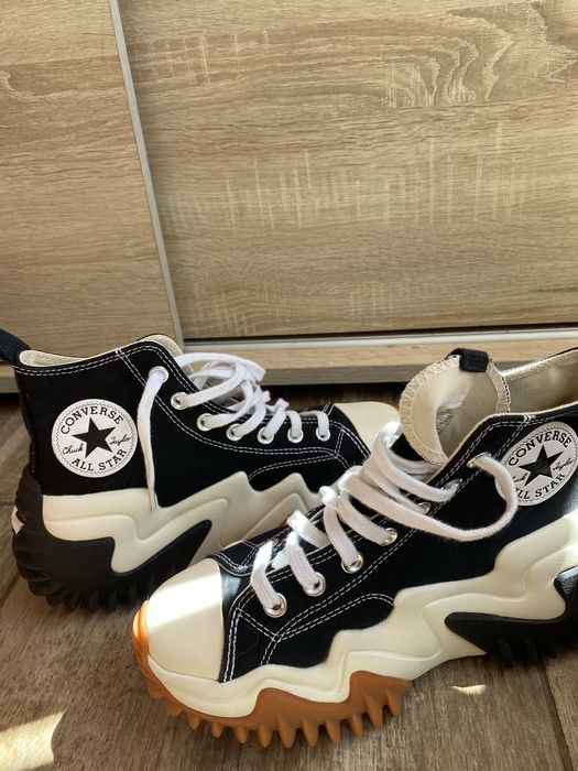 Converse run star motion