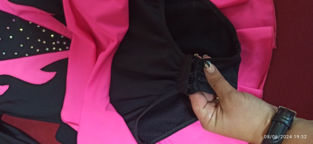 Рокля за фигурно пързаляне