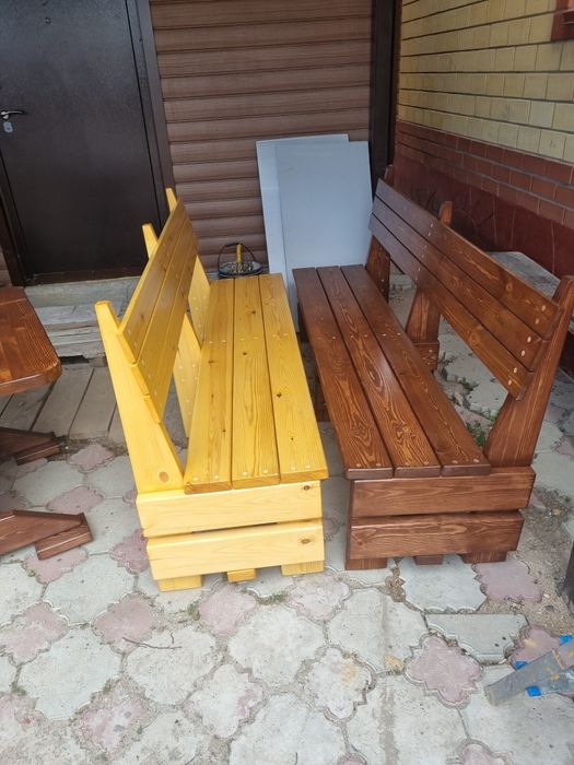 Скамейка из массива дерева