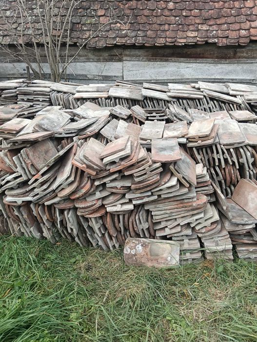 Vând țiglă mica solzi