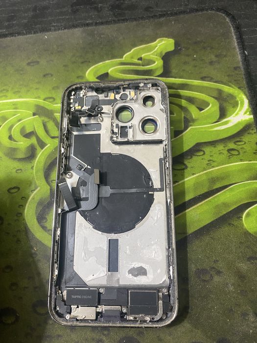 Vand carcasa iphone 14 pro max cu flexuri