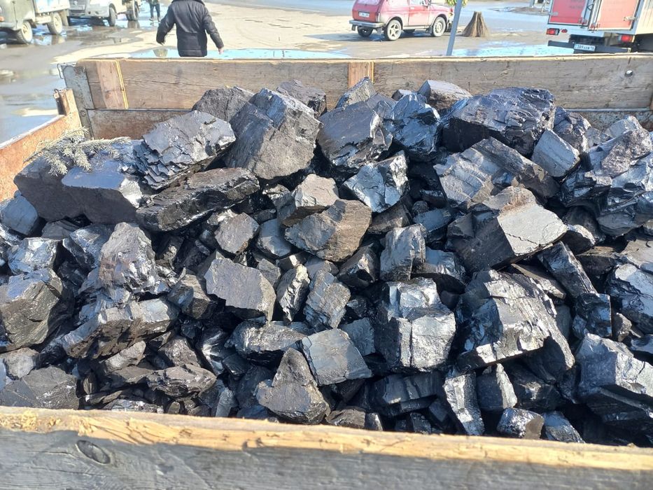 Срезки как рубленные,швырок.цена договорнаяДрова Чурки.уголь20тыс.швыр