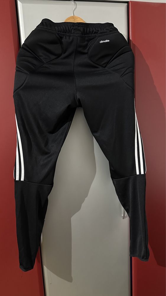 Pantaloni cu pernite Adidas