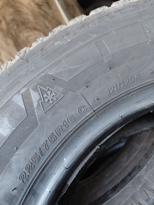 225/75/16C Bridestone 4бр.гуми дот2021